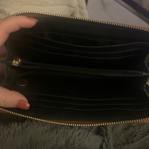 Michael Kors wallet - Picture 5 of 5